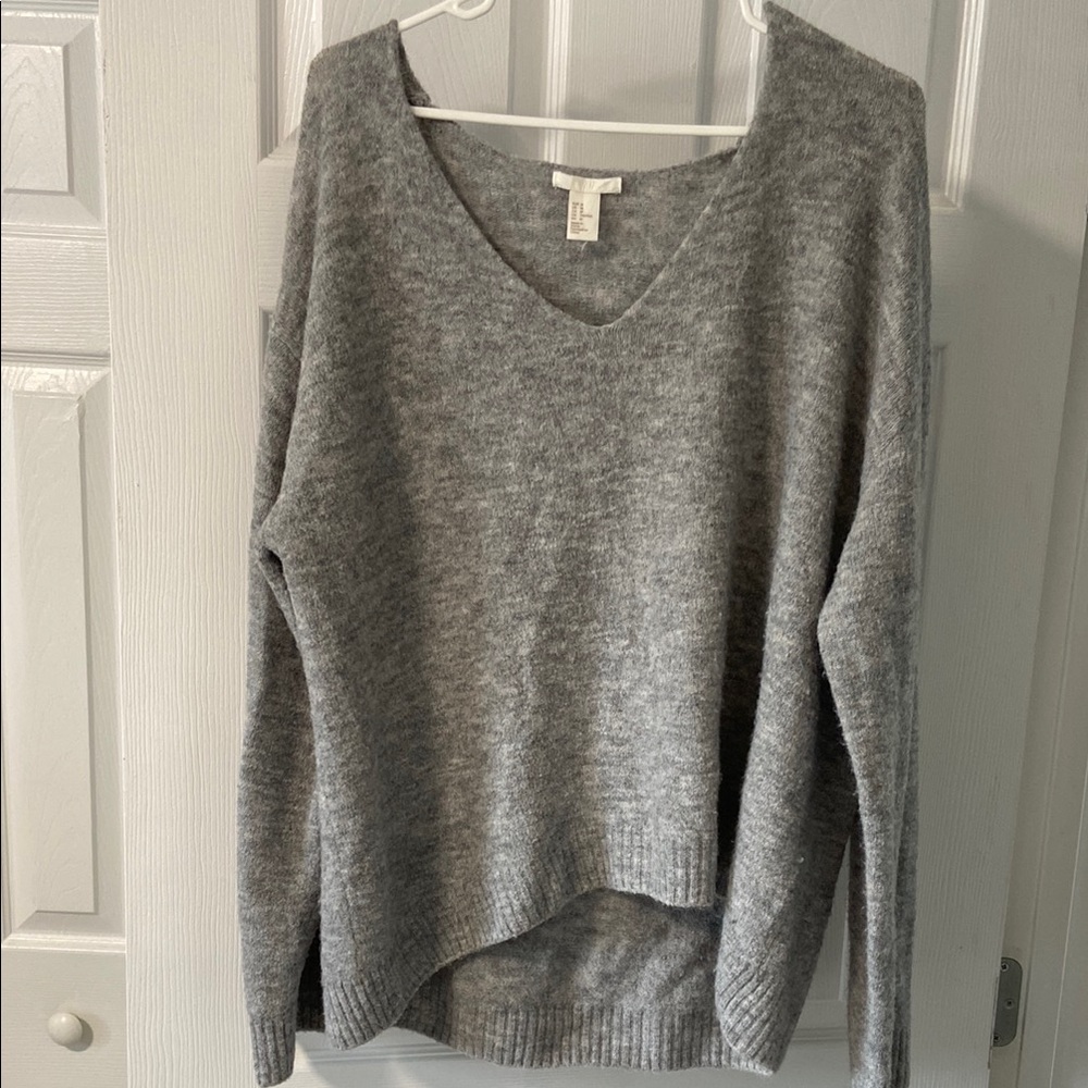 H&M Gray V-Neck Sweater with Relaxed Fit
